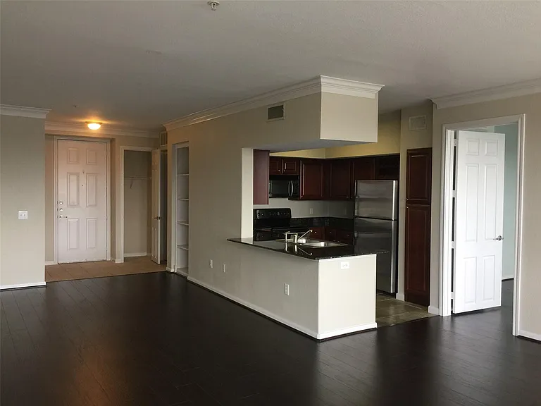 7575 Kirby Dr #2420 — Photo 6