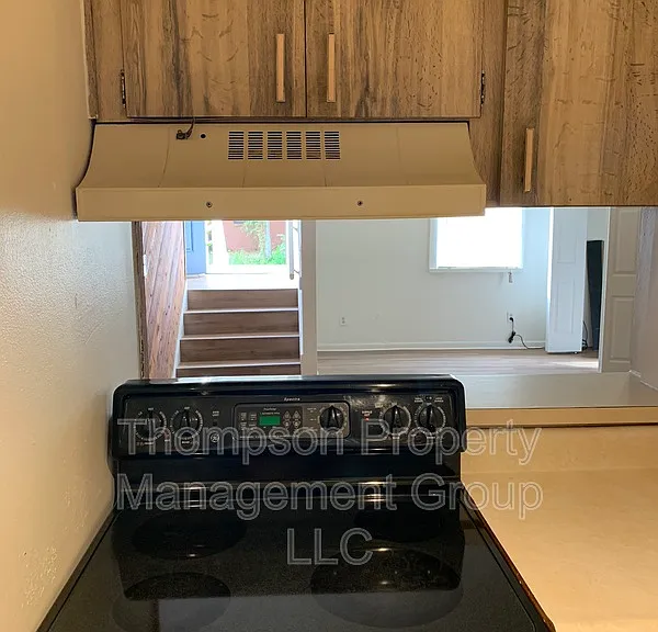 1736 E Mulberry Dr — Photo 5