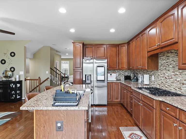 25097 Croxley Green Sq — Photo 7