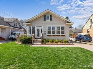 1040 Hill Ave, Elgin, IL 60120