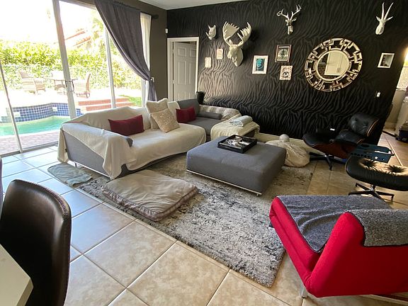 Open family room/kitchen