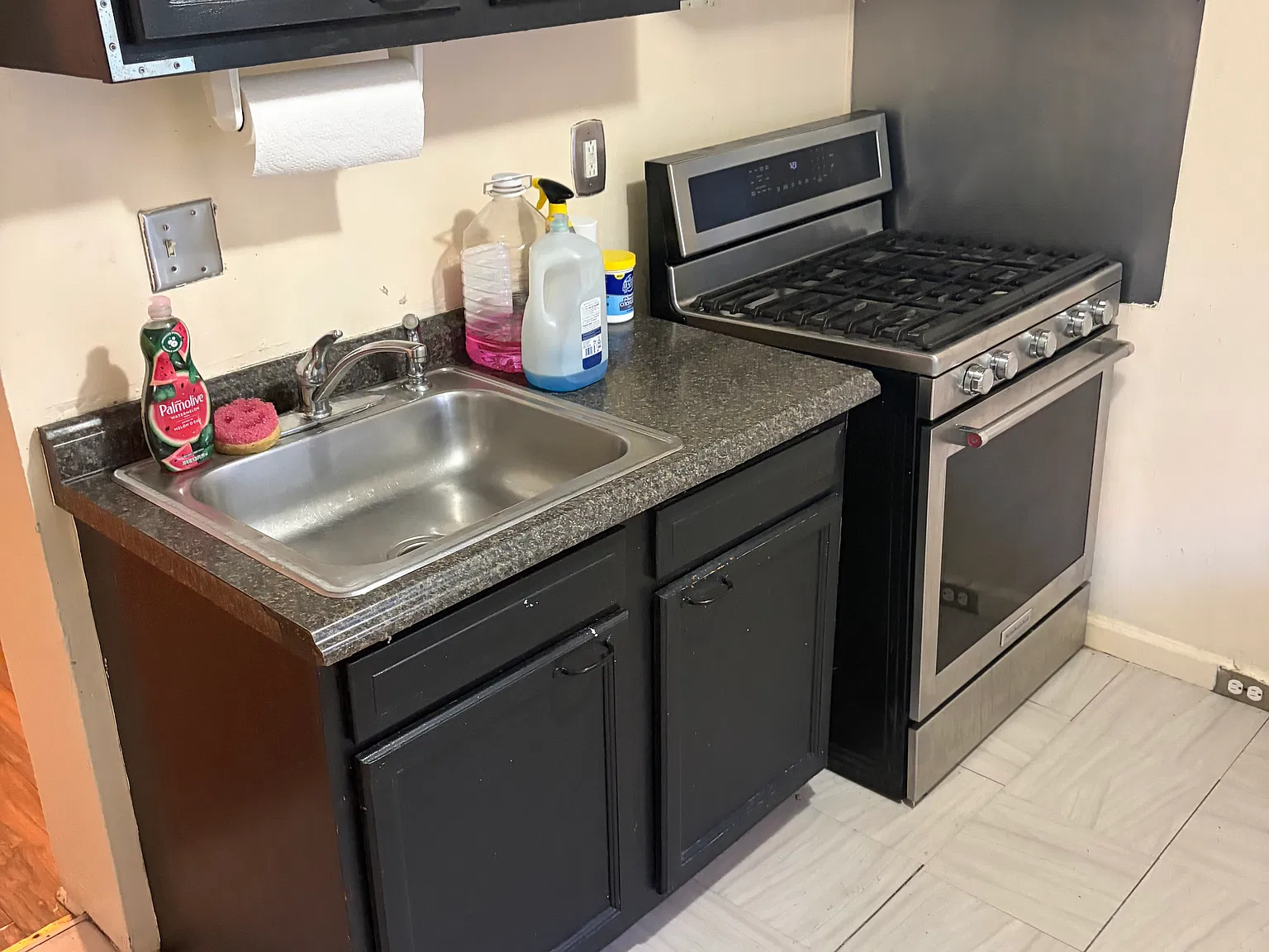 3 bed, 1.5 bath, 1009 sqft, $1,500 — Photo 4