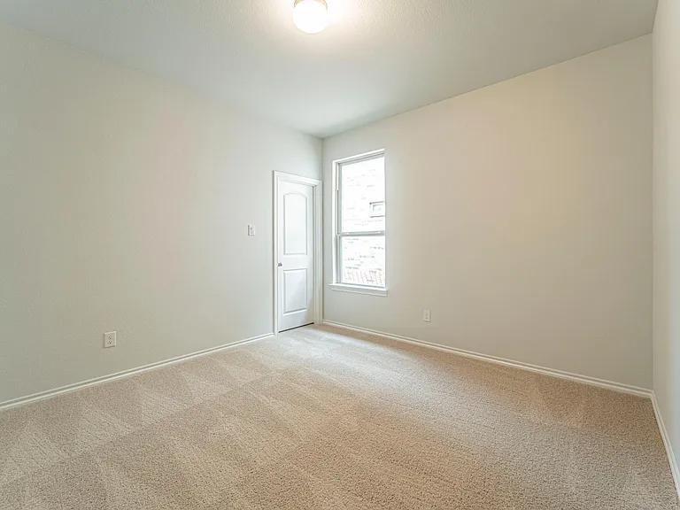 3305 Shortgrass Ln — Photo 19