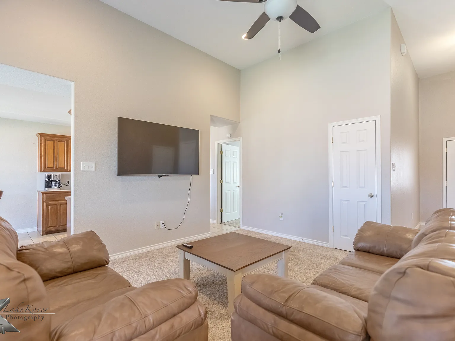 4 bed, 1895 sqft, $4,500 — Photo 4
