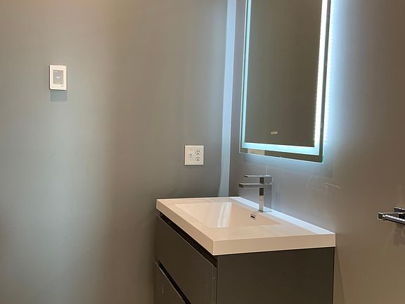 5th image of 225 Waterman St #203