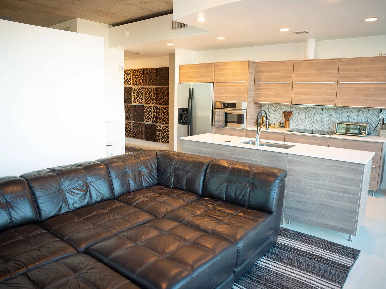 1 bed, 801 sqft, $3,600 — Photo 2