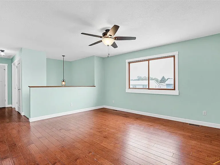 1711 Plateau Ln — Photo 5