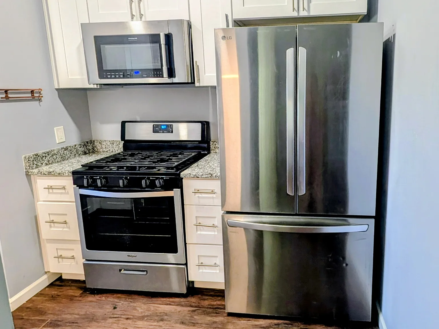 3 bed, 1128 sqft, $2,300 — Photo 4