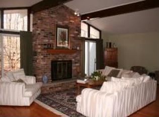 4 Hilltop Rd, Kinnelon, NJ 07405