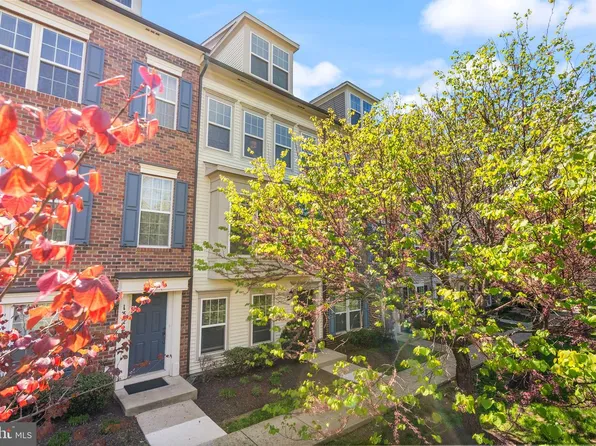13230 Shawnee Ln #102, Clarksburg, MD 20871