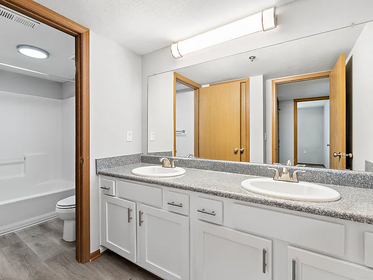 Oak Ridge Park Apartments — Photo 13