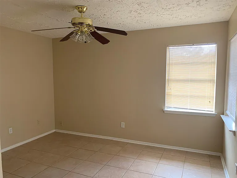 2511 Radcliffe Dr — Photo 9