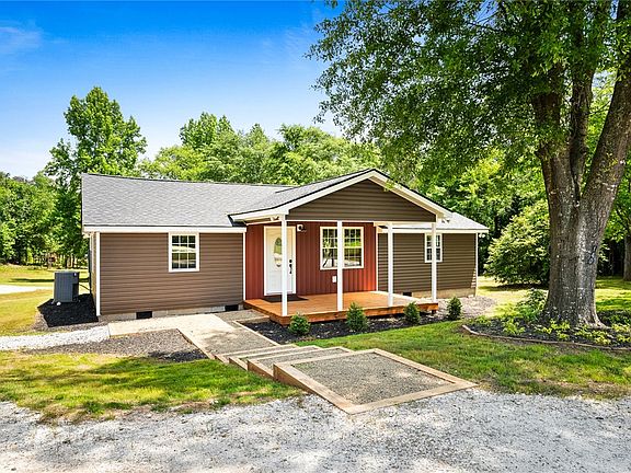2nd image of 140 Glen Eden Ln #142