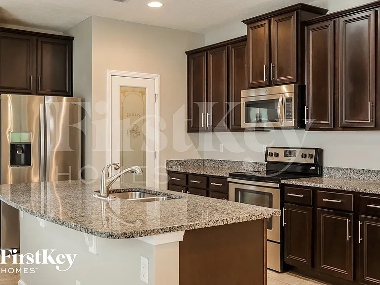 644 Drysdale Dr — Photo 6