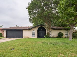 2105 Cottie Ln, Arlington, TX 76010