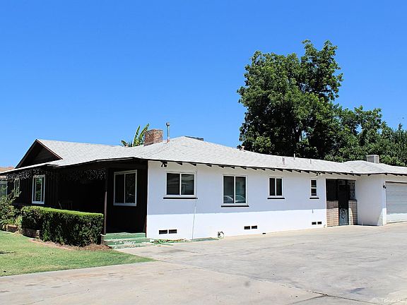 3rd image of 2324 Pacific Dr