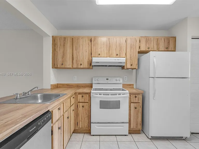 841 NE 207th Ln #3201 — Photo 5