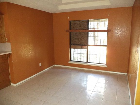 4th image of 2310 King Dr
