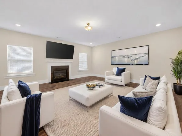 1400 Addison Lake St, Fuquay Varina, NC 27526