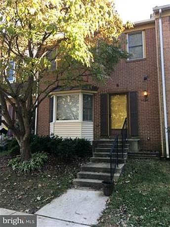 1st image of 10627 Lakeside Oak Ct