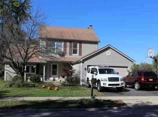221 N Commonwealth Dr, Bolingbrook, IL 60440