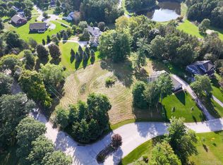 8427 Mystic Pines Ct, Pinckney, MI