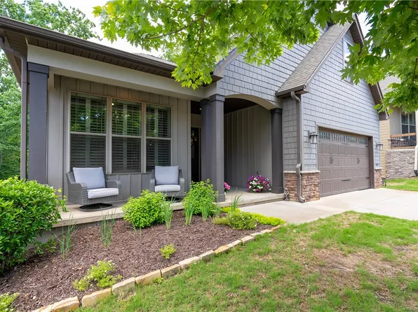 3262 Championship Dr, Seneca, SC 29678