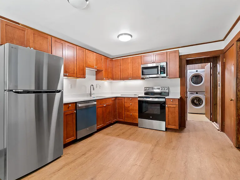 15 Sherburne Rd — Photo 9