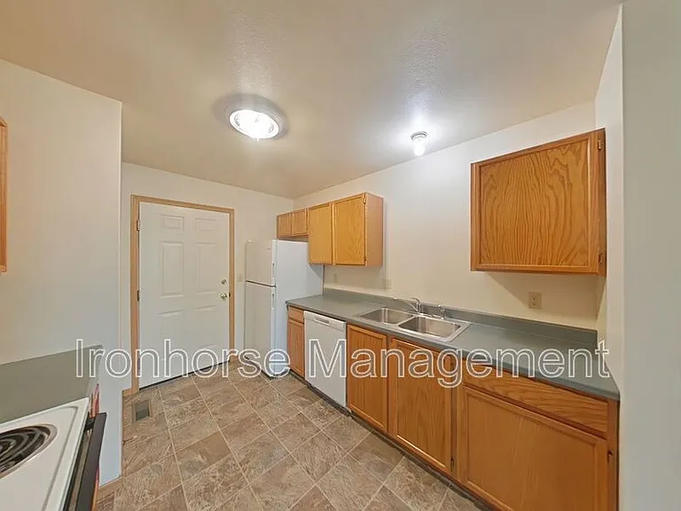 2460 Wheeler Dr #A — Photo 7