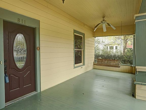 3rd image of 811 W Marvin Ave