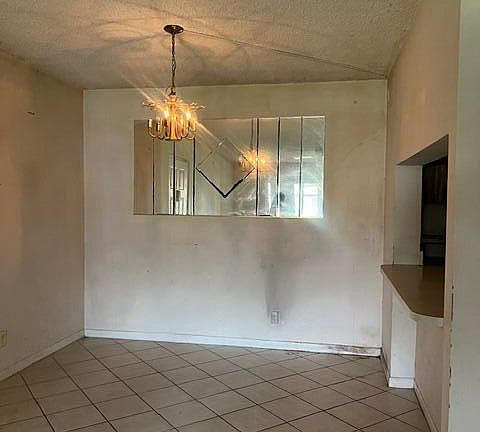 4th image of 628 Sea Pine Way #H1