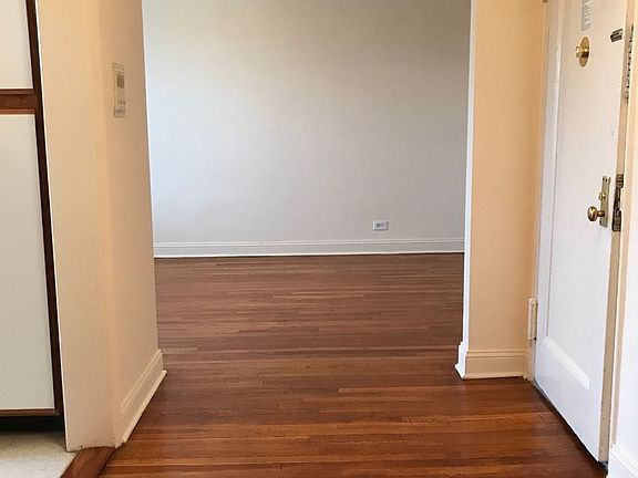 4th image of 13510 Grand Central Pkwy #10