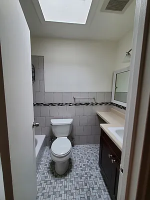 Rented by Brownstone Property Group | media 9