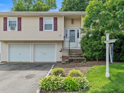 288 W 1st Street, Deer Park, NY, 11729