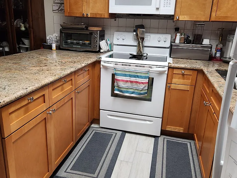 915 S Lola Ln — Photo 16