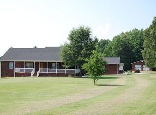 8490 Cloverfield Dr, Kannapolis, NC 28081
