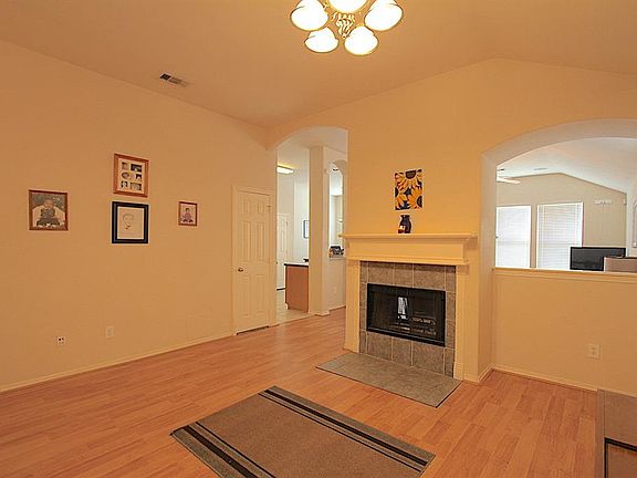5th image of 7914 W Red Oak Ln
