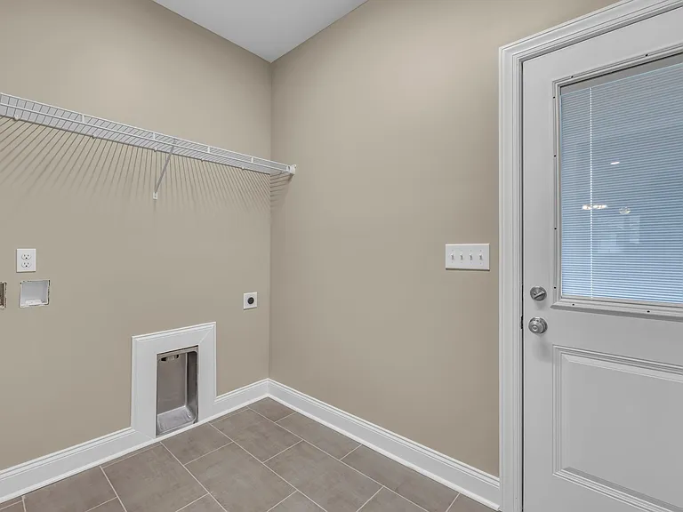 702 Moore St — Photo 15