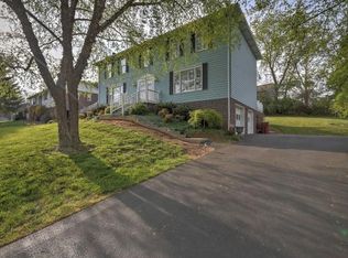 1507 Willowbrook Dr, Johnson City, TN 37601
