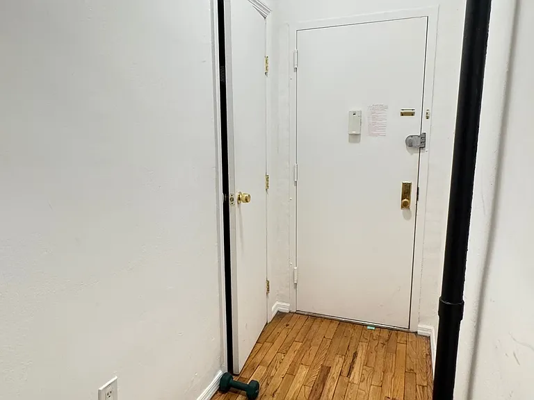342 E 9th St #1C — Photo 8