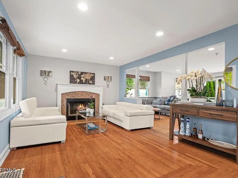 250 Alpern Ave — Photo 18