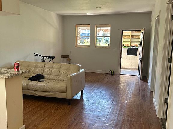 2nd image of 3931 Grace St