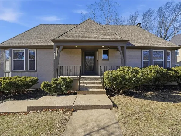 6114 Greenwood St, Shawnee, KS 66216