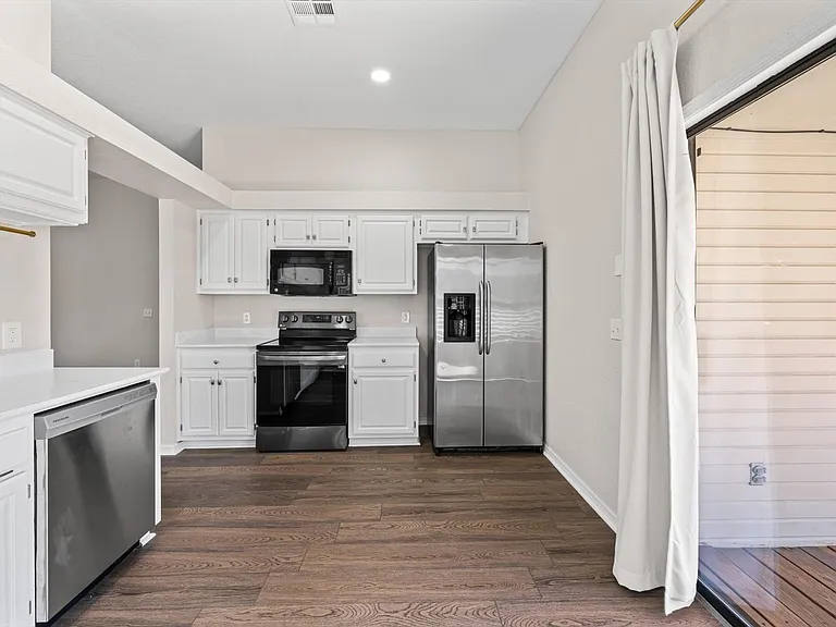 7717 Doris Dr — Photo 8