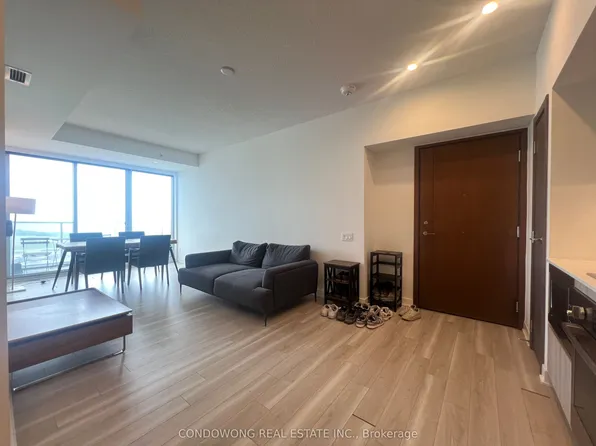 17 Bathurst St #3315, Toronto, ON M5V 0N1