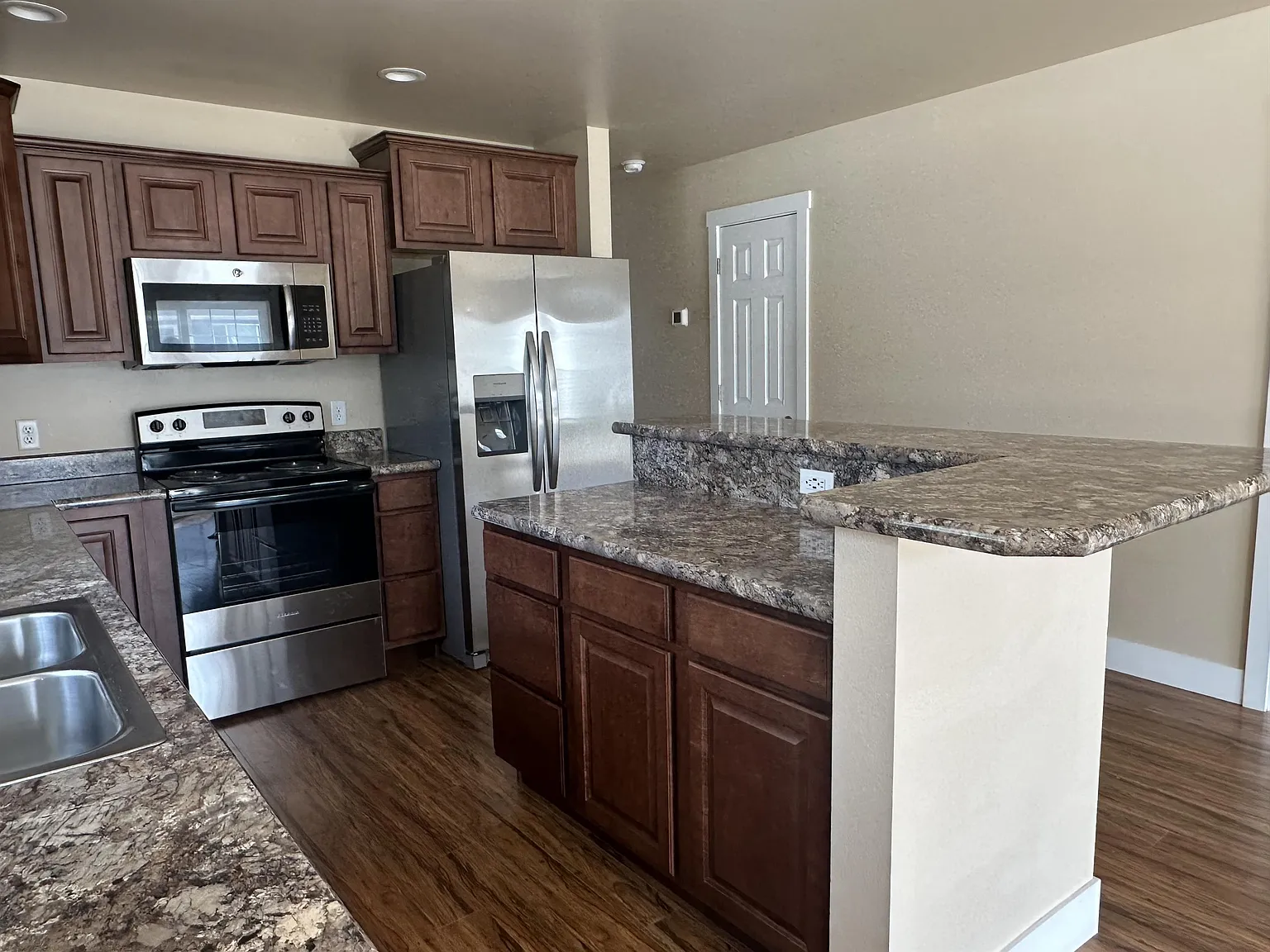 2222 Sierra Vista Circle - - — Photo 3
