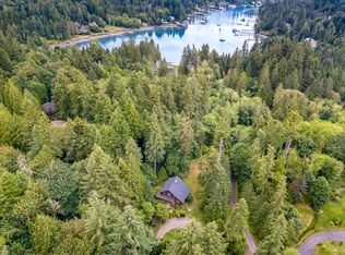 13955 Hidden Heights Ln NE, Bainbridge Island, WA 98110