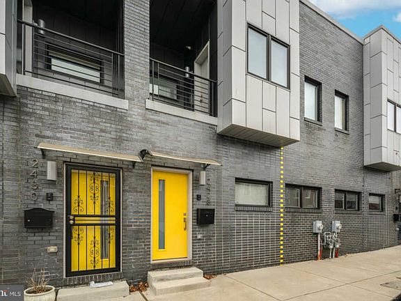 3rd image of 2428 E Letterly St