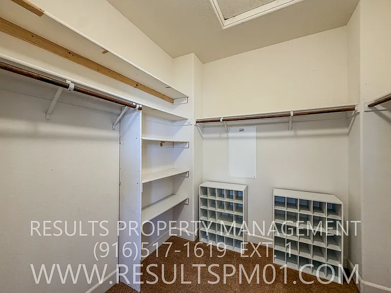 2425 Foxcroft Cir — Photo 36