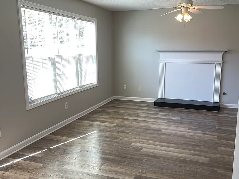 166 Rosemont Ct — Photo 12